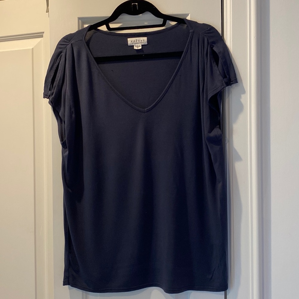 Navy blue v neck t shirt